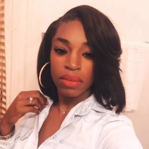 Meet your Posher, Tia